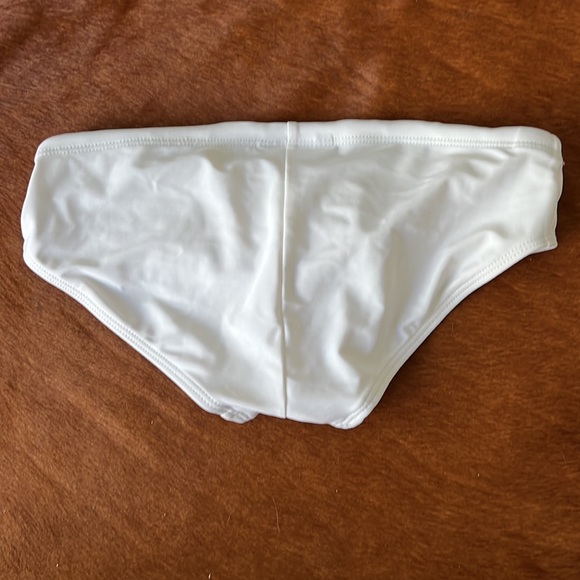 NWOT White speedos - Picture 2 of 3